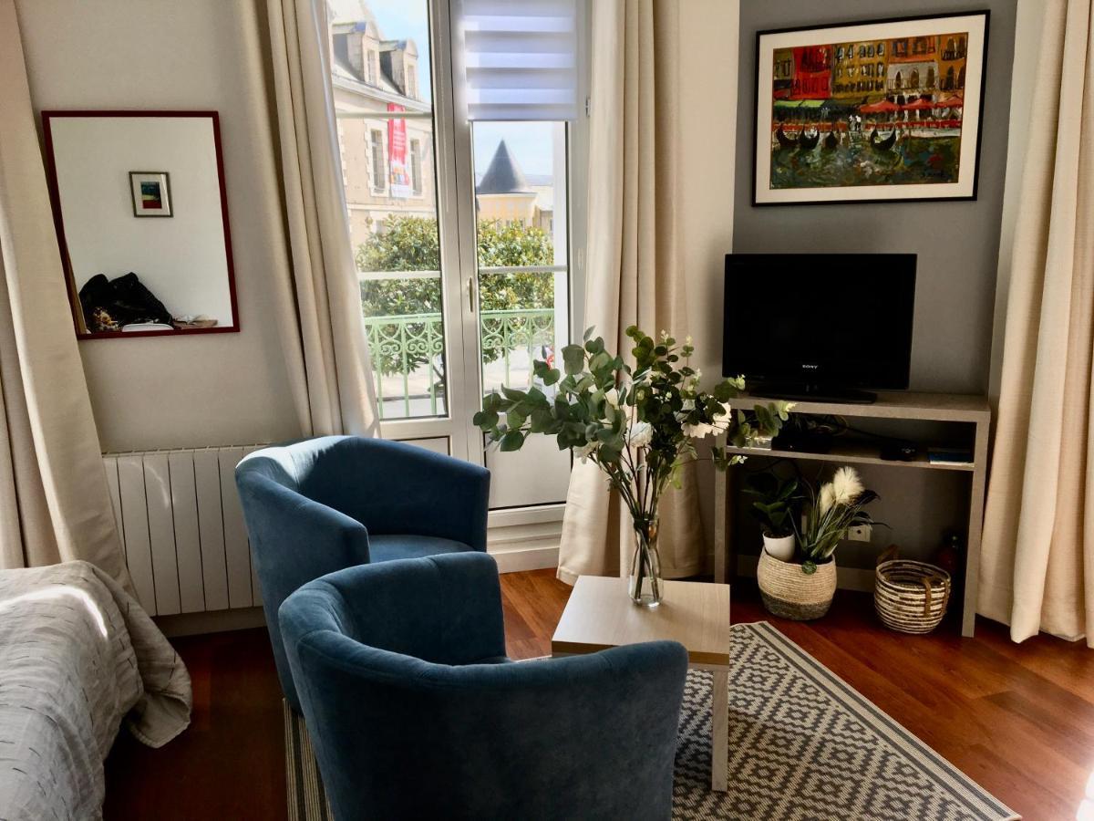 Studio Balcon De La Place 디난 외부 사진